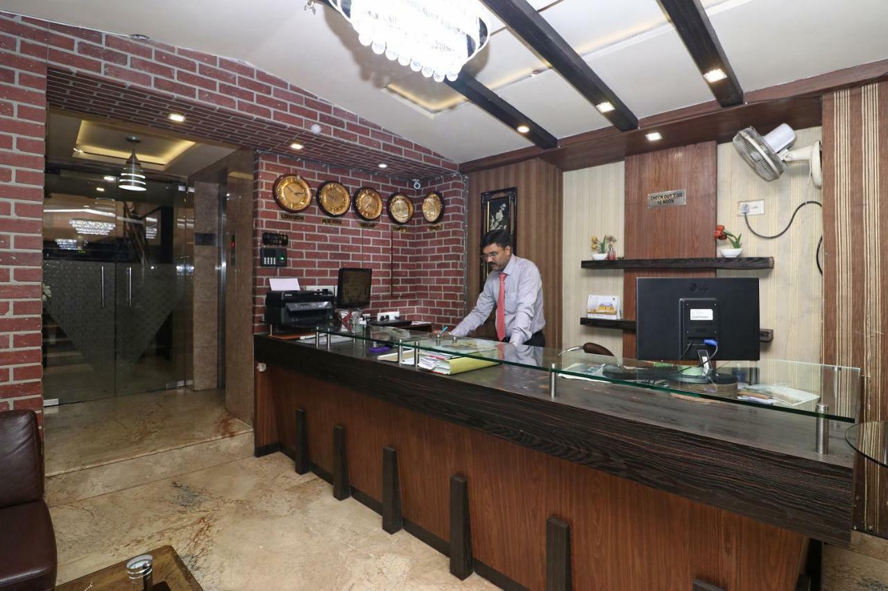 โฮเต็ล เฮฟเว่น Hotel โกลกาตา ภายนอก รูปภาพ