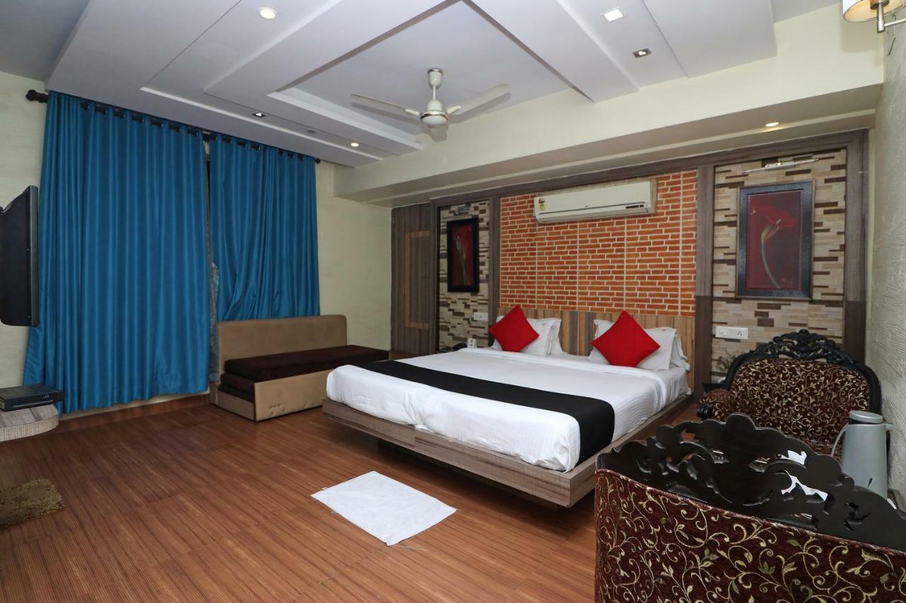 โฮเต็ล เฮฟเว่น Hotel โกลกาตา ภายนอก รูปภาพ