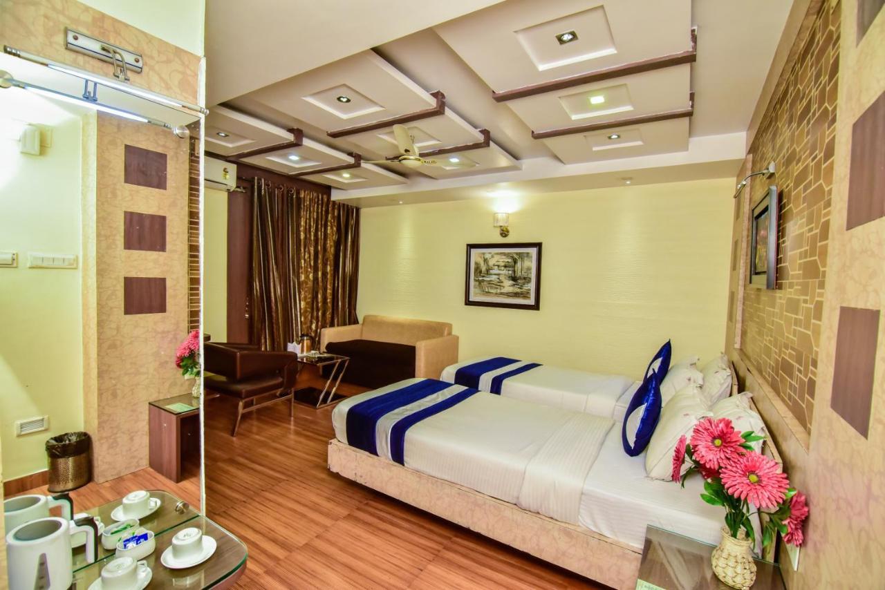โฮเต็ล เฮฟเว่น Hotel โกลกาตา ภายนอก รูปภาพ
